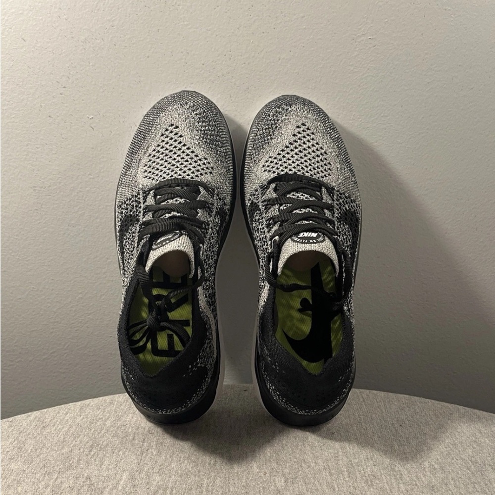 Nike Free Run Flyknit 2018 Oreo Black/White Women's Shoe Size 8 942839-101 - Picture 8 of 11